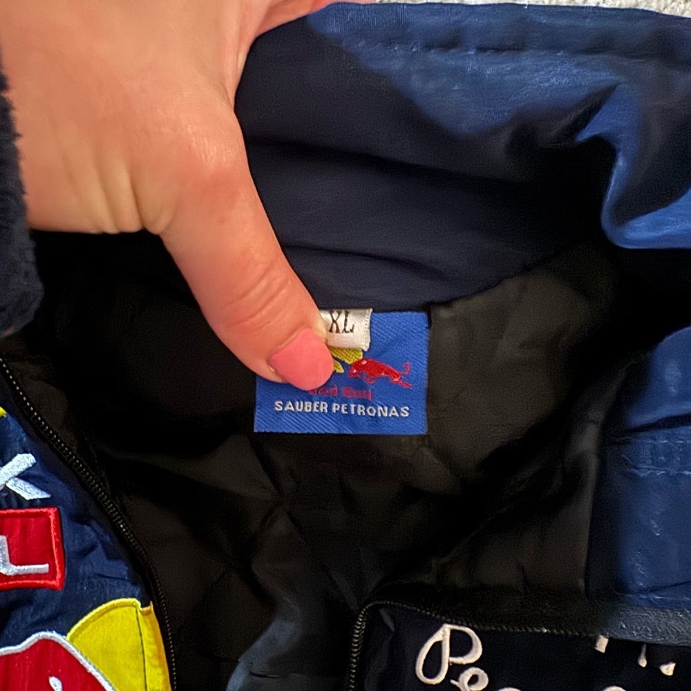 Red Bull Racing Jacket - Picture 4 of 6